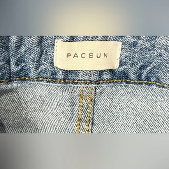 PacSun Casey Low-Rise Wide Leg Jeans, Size 23 - Picture 3 of 4